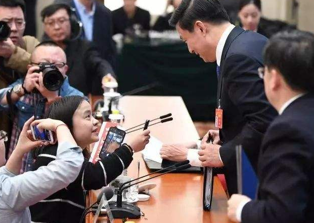 & # 8203；走进校园的广东地方戏在西溪文化广场举行