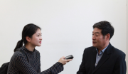 着眼于人民群众的迫切需要，我希望今年我们能把重点放在为民生做十件实事上