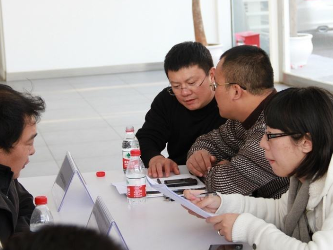 惠来县西安镇西安村的干部群众齐心协力，共同做好农村基础设施建设工作